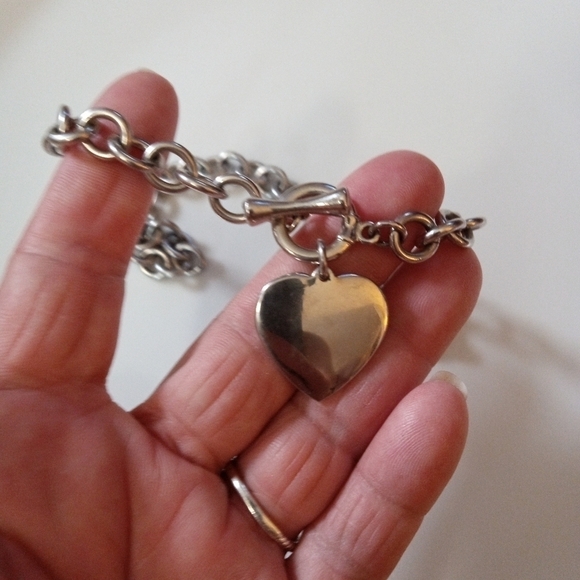 Stainless chain with toggle clasp and heart charm - Picture 2 of 2